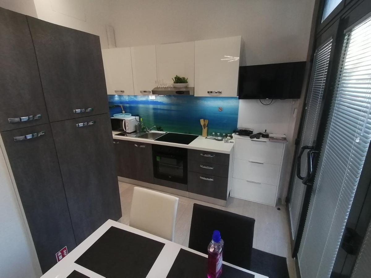 Apartment Rose By The Beach & Tennis Courts Split Ngoại thất bức ảnh