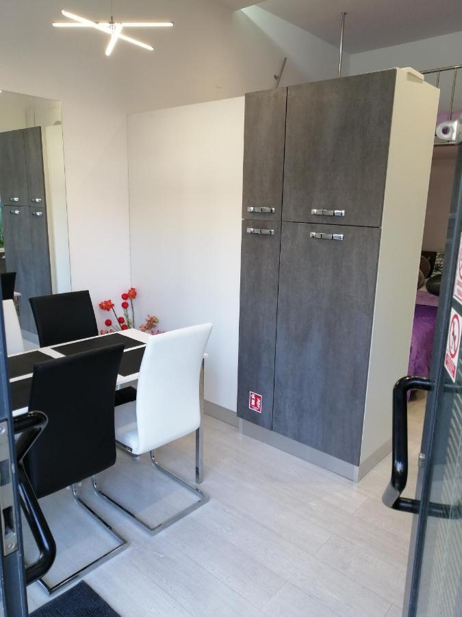 Apartment Rose By The Beach & Tennis Courts Split Ngoại thất bức ảnh